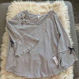 NWT Westport striped top with beads and bows 🥰